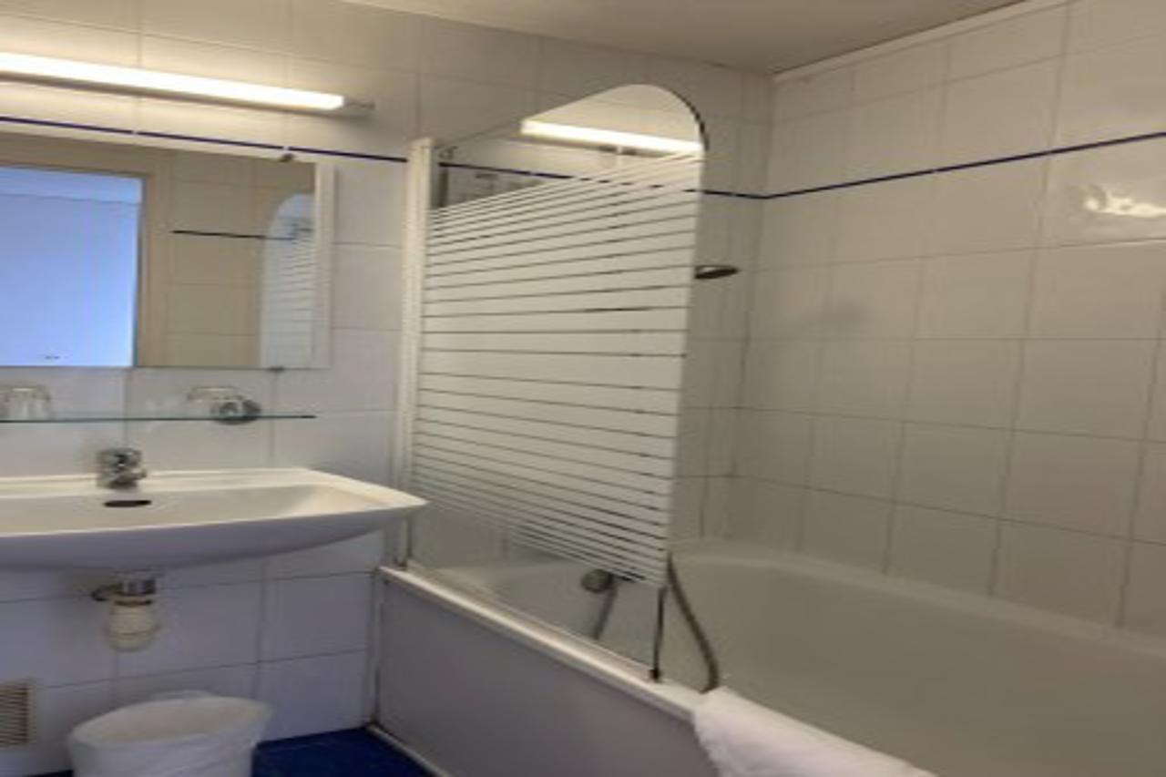 Shelder Hotel - Cherbourg En Cotentin - Equeurdreville Buitenkant foto