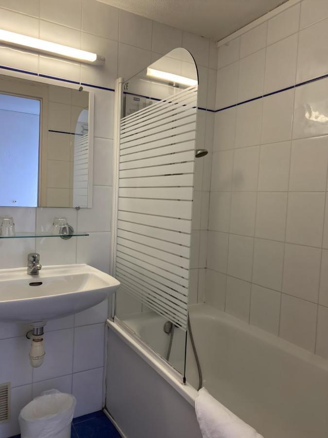 Shelder Hotel - Cherbourg En Cotentin - Equeurdreville Buitenkant foto